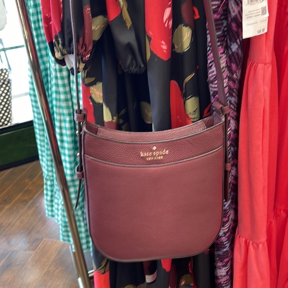 Kate Spade leila north south crossbody
Sherrywood - Picture 2 of 16